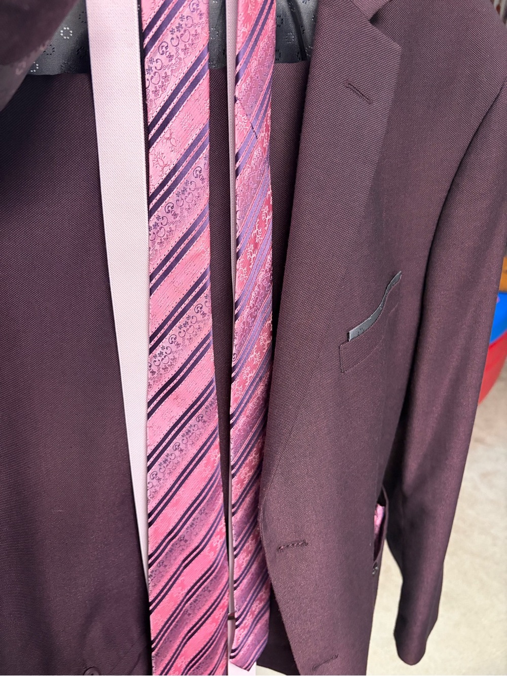 Men's Burgundy Suit with Pink Tie - Classic Formal Look